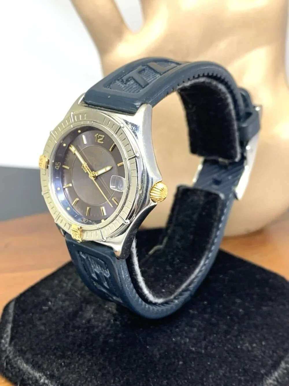 Breitling Women's Watch B62021 Sirius Swiss Quartz Gray Dial Rubber Strap 32mm